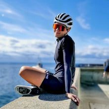 Load image into Gallery viewer, Reversible Long Sleeve Jersey: Black / Blue (Women's)