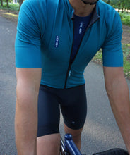 Load image into Gallery viewer, INVANI mens reversible base layer blue
