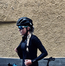 Load image into Gallery viewer, invani cycling reversible arm warmers
